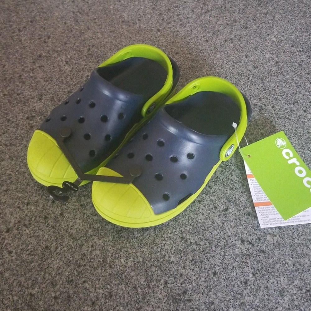 Bumpit CROCS BNWT!!
